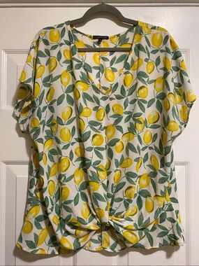West Kei Yellow Lemon Print V-Neck Knot Front Short Sleeve Top